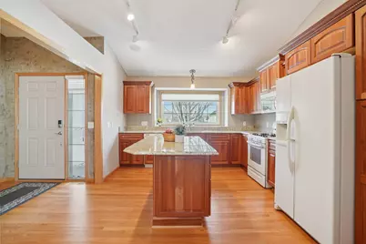 21378 Hytrail Circle, Lakeville, MN 55044 - Photo 23