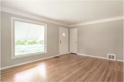 3708 Xenia Avenue N, Crystal, MN 55422 - Photo 3