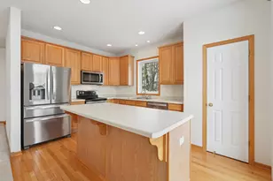 580 Sutherland Dr, Woodbury, MN 55129 - Photo 11