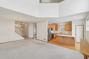 580 Sutherland Dr, Woodbury, MN 55129 - Photo 5