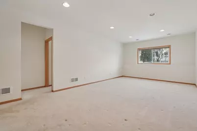 580 Sutherland Drive, Woodbury, MN 55129 - Photo 13