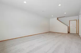 580 Sutherland Dr, Woodbury, MN 55129 - Photo 19