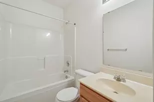 580 Sutherland Dr, Woodbury, MN 55129 - Photo 15