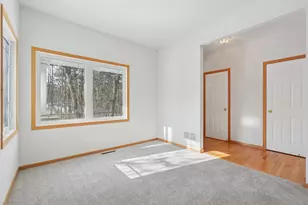 580 Sutherland Dr, Woodbury, MN 55129 - Photo 5