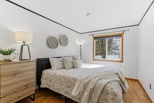 8556 Hiawatha Ave, Eden Prairie, MN 55347 - Photo 15