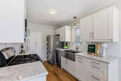 8556 Hiawatha Avenue, Eden Prairie, MN 55347 - Photo 11