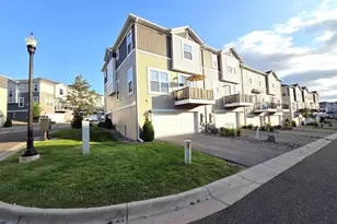 2234 Gateway Curv, North Saint Paul, MN 55109 - Photo 3