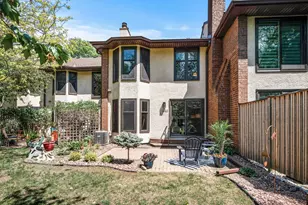 1940 Dupont Ave S, Minneapolis, MN 55403 - Photo 27