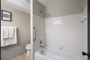 1940 Dupont Ave S, Minneapolis, MN 55403 - Photo 19