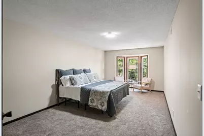 1940 Dupont Avenue S, Minneapolis, MN 55403 - Photo 15