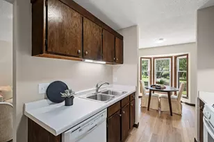 1940 Dupont Ave S, Minneapolis, MN 55403 - Photo 13