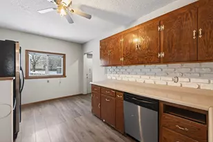 305 Osceola Ave S, Saint Paul, MN 55102 - Photo 11