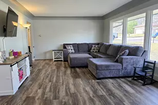 629 Olson Ave, Windom, MN 56101 - Photo 5