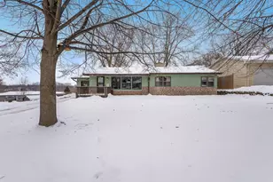 629 Olson Ave, Windom, MN 56101 - Photo 1