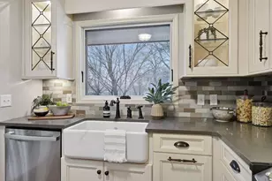 499 Wheeler Dr, Excelsior, MN 55331 - Photo 7