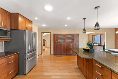 953 Lydia Avenue W, Roseville, MN 55113 - Photo 13