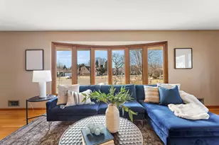 953 Lydia Ave W, Roseville, MN 55113 - Photo 5