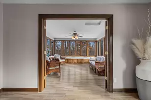 4687 Parkridge Dr, Eagan, MN 55123 - Photo 11