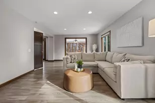 4687 Parkridge Dr, Eagan, MN 55123 - Photo 13