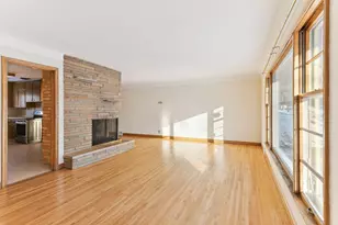 1887 Simpson St, Falcon Heights, MN 55113 - Photo 5