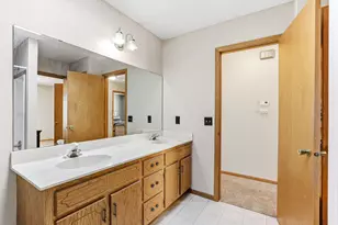 9235 Jeffery Ave S, Cottage Grove, MN 55016 - Photo 15