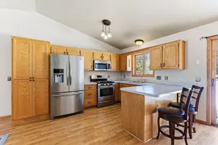 9235 Jeffery Ave S, Cottage Grove, MN 55016 - Photo 7