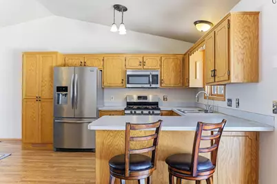 9235 Jeffery Avenue S, Cottage Grove, MN 55016 - Photo 9