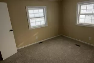 217 N 7th St, Warren, MN 56762 - Photo 9