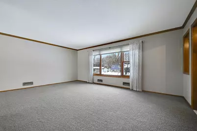 7750 Boyd Avenue, Inver Grove Heights, MN 55076 - Photo 9