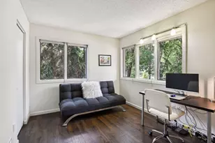 2824 Kenwood Isles Dr, Minneapolis, MN 55408 - Photo 29