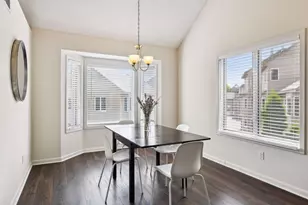 2824 Kenwood Isles Dr, Minneapolis, MN 55408 - Photo 19