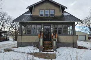 208 9th Ave SE, Waseca, MN 56093 - Photo 1