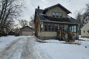 208 9th Ave SE, Waseca, MN 56093 - Photo 3