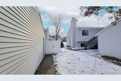 7843 Rimbley Road, Woodbury, MN 55125 - Photo 3