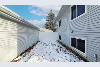 7843 Rimbley Road, Woodbury, MN 55125 - Photo 5