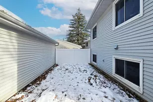 7843 Rimbley Rd, Woodbury, MN 55125 - Photo 5