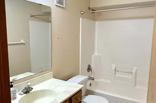 2027 Brittany Ct, Shakopee, MN 55379 - Photo 11