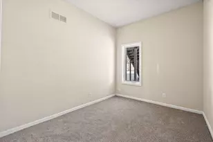 1083 Beech St, Saint Paul, MN 55106 - Photo 29