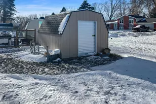 413 N 1st Ave W, Truman, MN 56088 - Photo 3