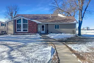 413 N 1st Ave W, Truman, MN 56088 - Photo 1