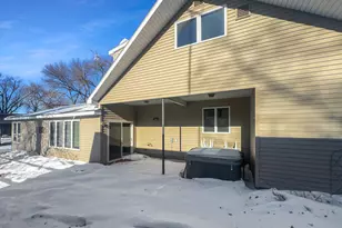 413 N 1st Ave W, Truman, MN 56088 - Photo 5