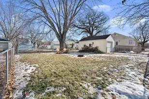 710 3rd Ave NW, Austin, MN 55912 - Photo 9