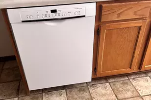 1708 E Lincoln Ave, Montevideo, MN 56265 - Photo 5