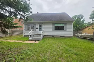 716 E 37th St, Hibbing, MN 55746 - Photo 1