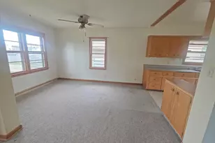 716 E 37th St, Hibbing, MN 55746 - Photo 5