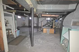 716 E 37th St, Hibbing, MN 55746 - Photo 11