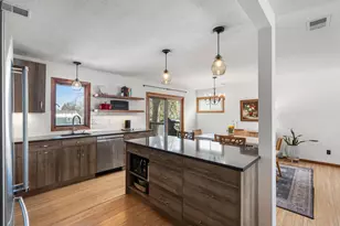 4017 Shamrock Dr NE, Saint Paul, MN 55421 - Photo 15