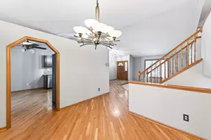 4993 Credit River Dr, Savage, MN 55378 - Photo 9