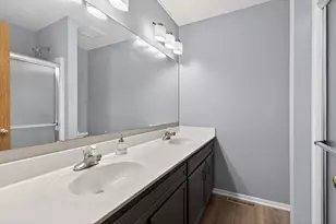 4993 Credit River Dr, Savage, MN 55378 - Photo 9