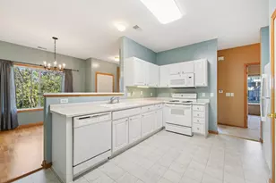 7343 Derby Ln, Shakopee, MN 55379 - Photo 9